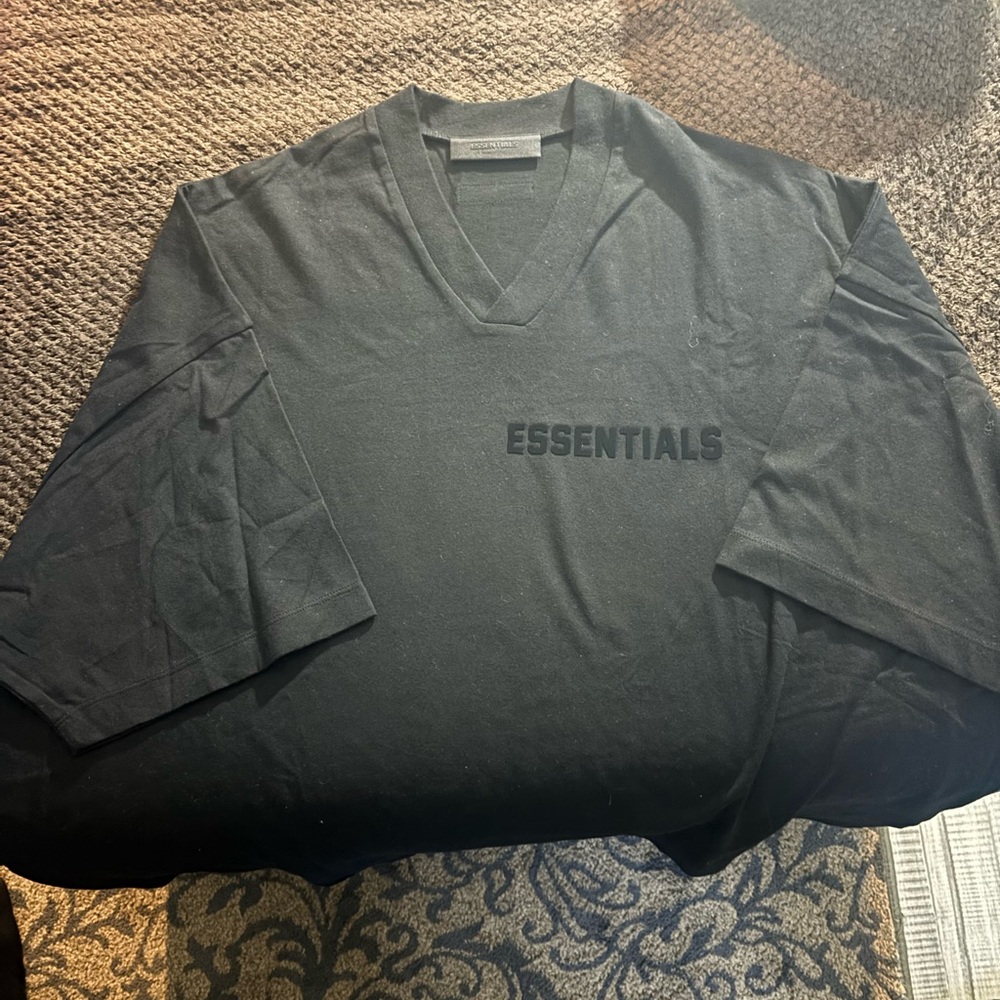 Black Essentials Fear of God oversized V-Neck T-Shirt…Size Large